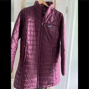 EUC Patagonia coat. Worn 1 time. Burgundy